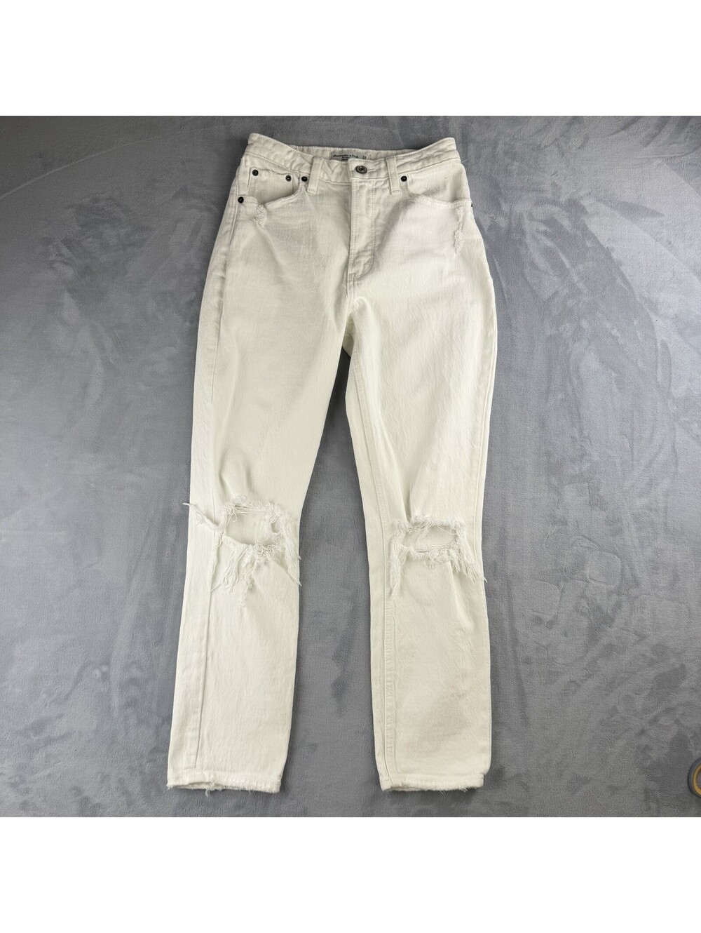 Abercrombie & Fitch The Mom High Rise Ivory Jeans Women’s Size 00 24 Distressed